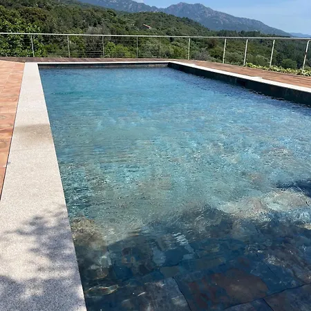 Сasa de vacaciones T2 Dans Avec Piscine *