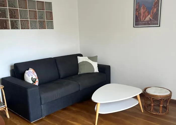 T2 Dans Avec Piscine * Porto Vecchio