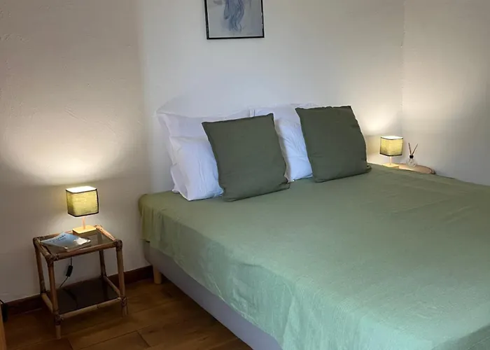 T2 Dans Avec Piscine Сasa de vacaciones *